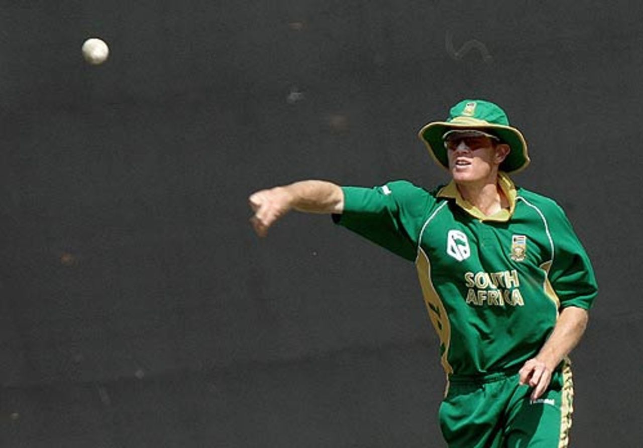 Shaun Pollock launches a throw from the deep during a practice match in Hyderabad, Hyderabad, November 14, 2005