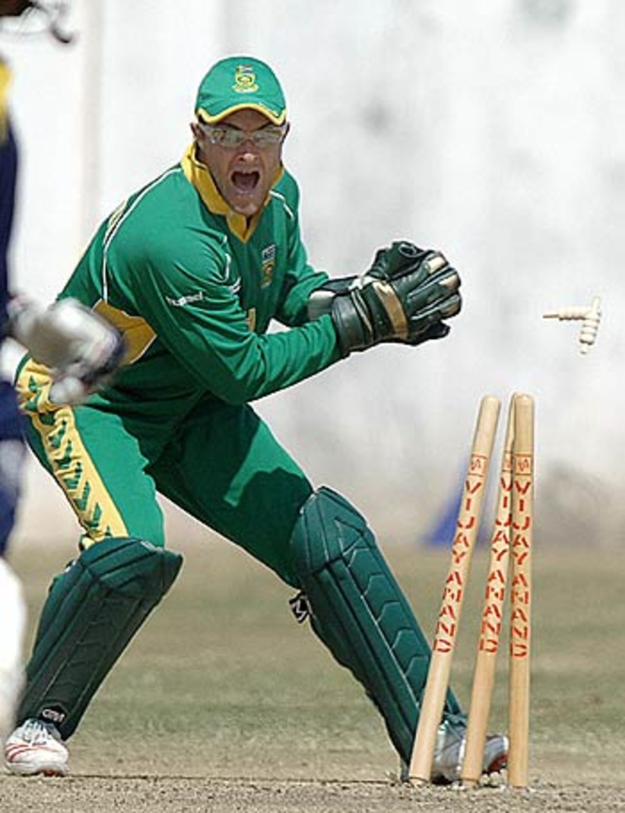 Mark Boucher appeals for a run-out during a practice match in Hyderabad, Hyderabad, November 14, 2005