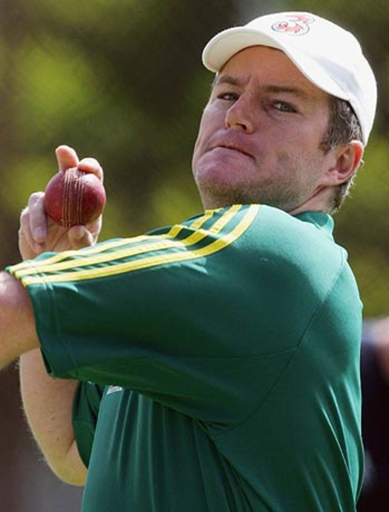 Stuart MacGill warms up for the bigger stage, Bellerive Oval, Hobart, November 16, 2005