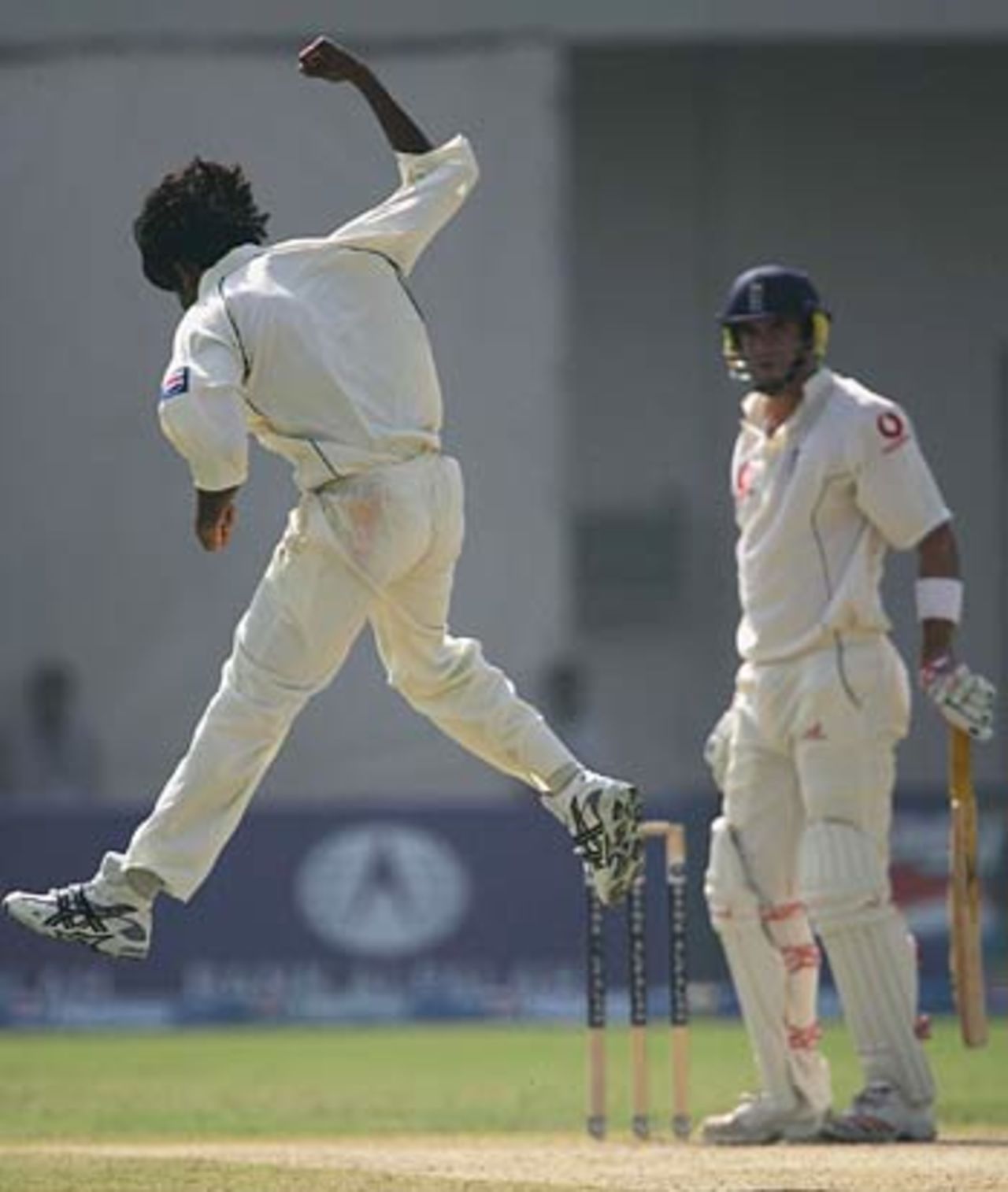 Mohammad Sami leaps with joy after dismissing Kevin Pietersen, Pakistan v England, 1st Test, Multan, November 16, 2005