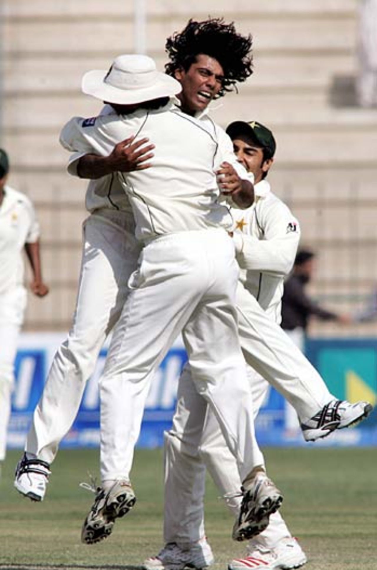 Mohammad Sami and his hair celebrate after dismissing Kevin Pietersen, Pakistan v England, 1st Test, Multan, November 16, 2005