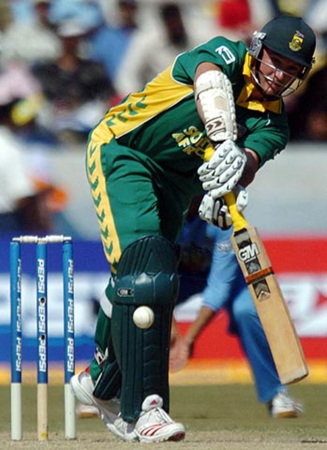 Graeme Smith smashed 48 from 36 balls despite the loss of two early wickets, India v South Africa, 1st ODI, Hyderabad, November 16, 2005