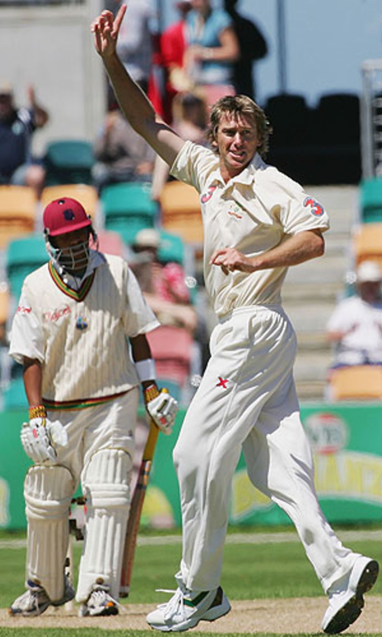 Glenn McGrath seals Ramnaresh Sarwan's fate, Australia v West Indies, 2nd Test, Hobart, 1st day, November 17, 2005.