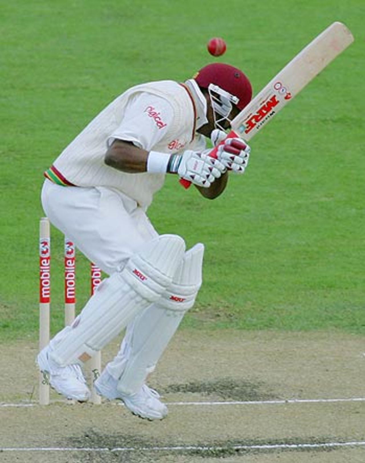 Brian Lara is forced to take evasive action against Brett Lee, Australia v West Indies, 2nd Test, Hobart, 3rd day, November 19, 2005