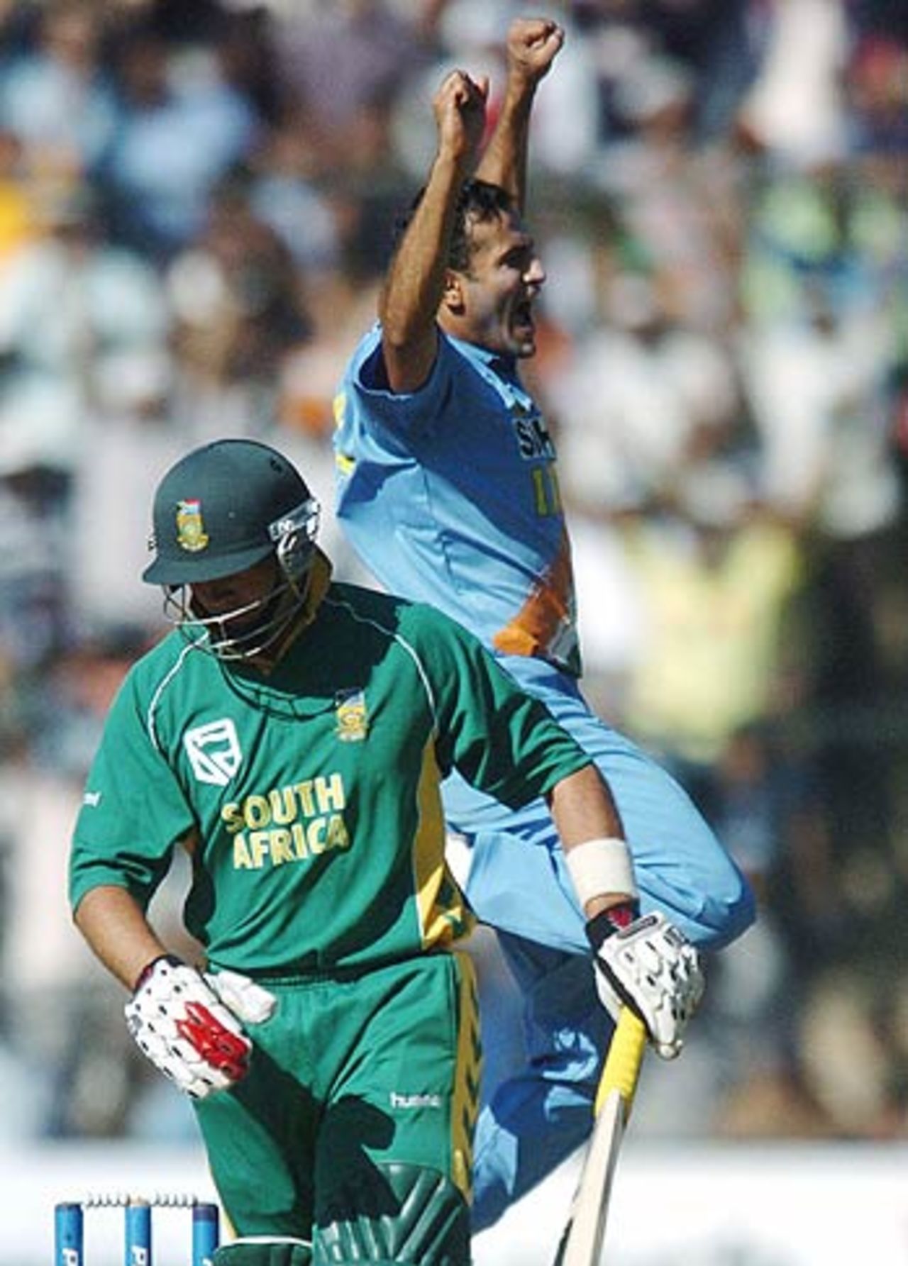 Irfan Pathan celebrates the wicket of Jacques Kallis, India v South Africa, 2nd ODI, Bangalore, November 19, 2005