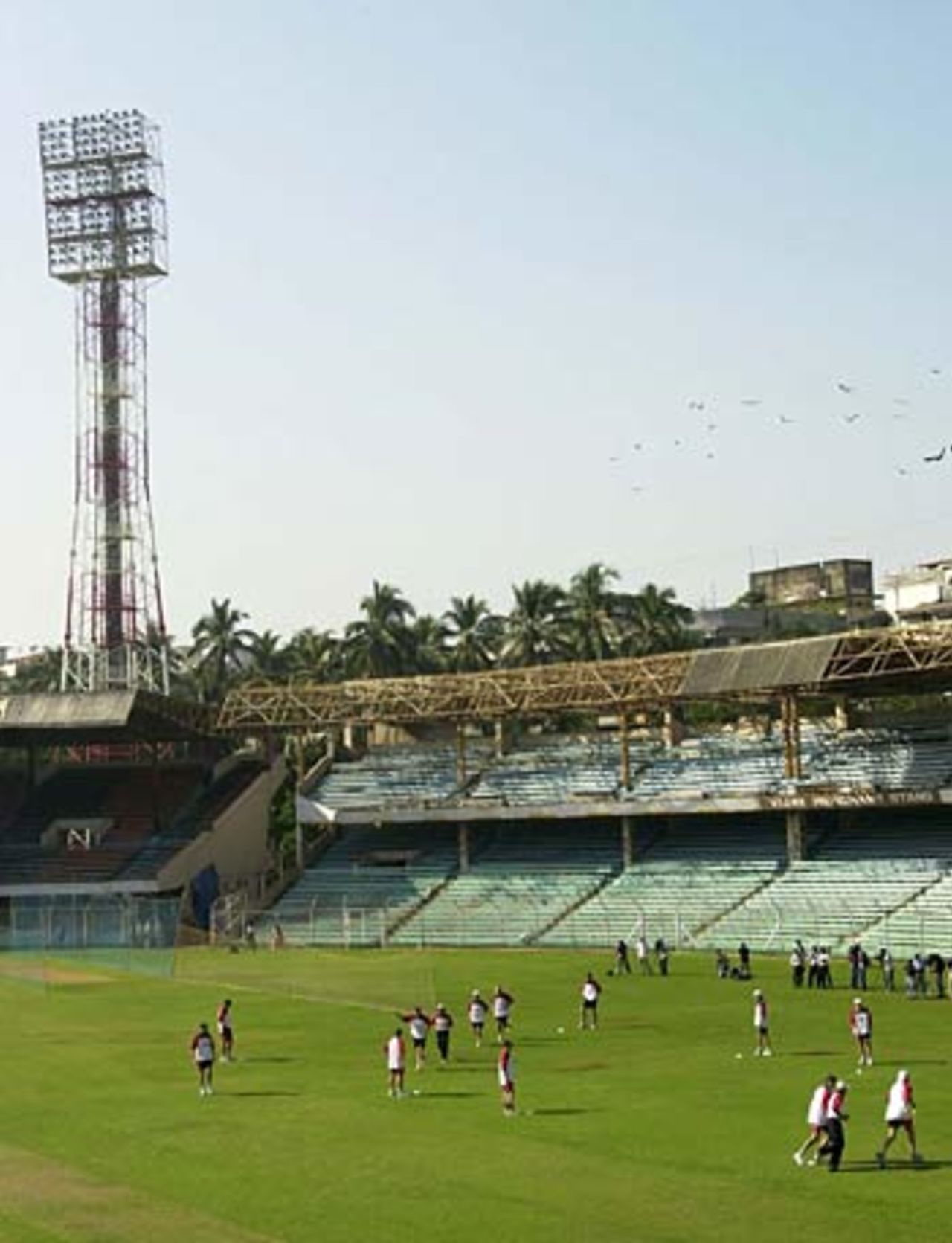 England practise at Mumbai, November 2001