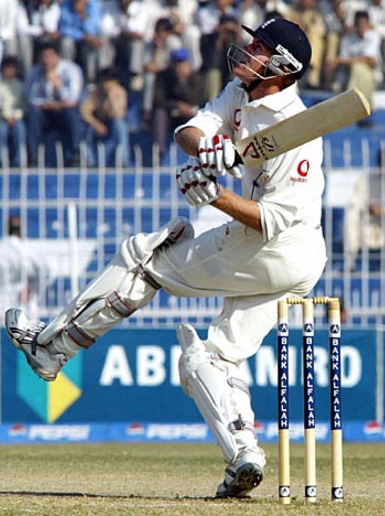 Shaun Udal hammers Shoaib Akhtar for six over midwicket, Pakistan v England, 2nd Test, Faisalabad, November 23, 2005