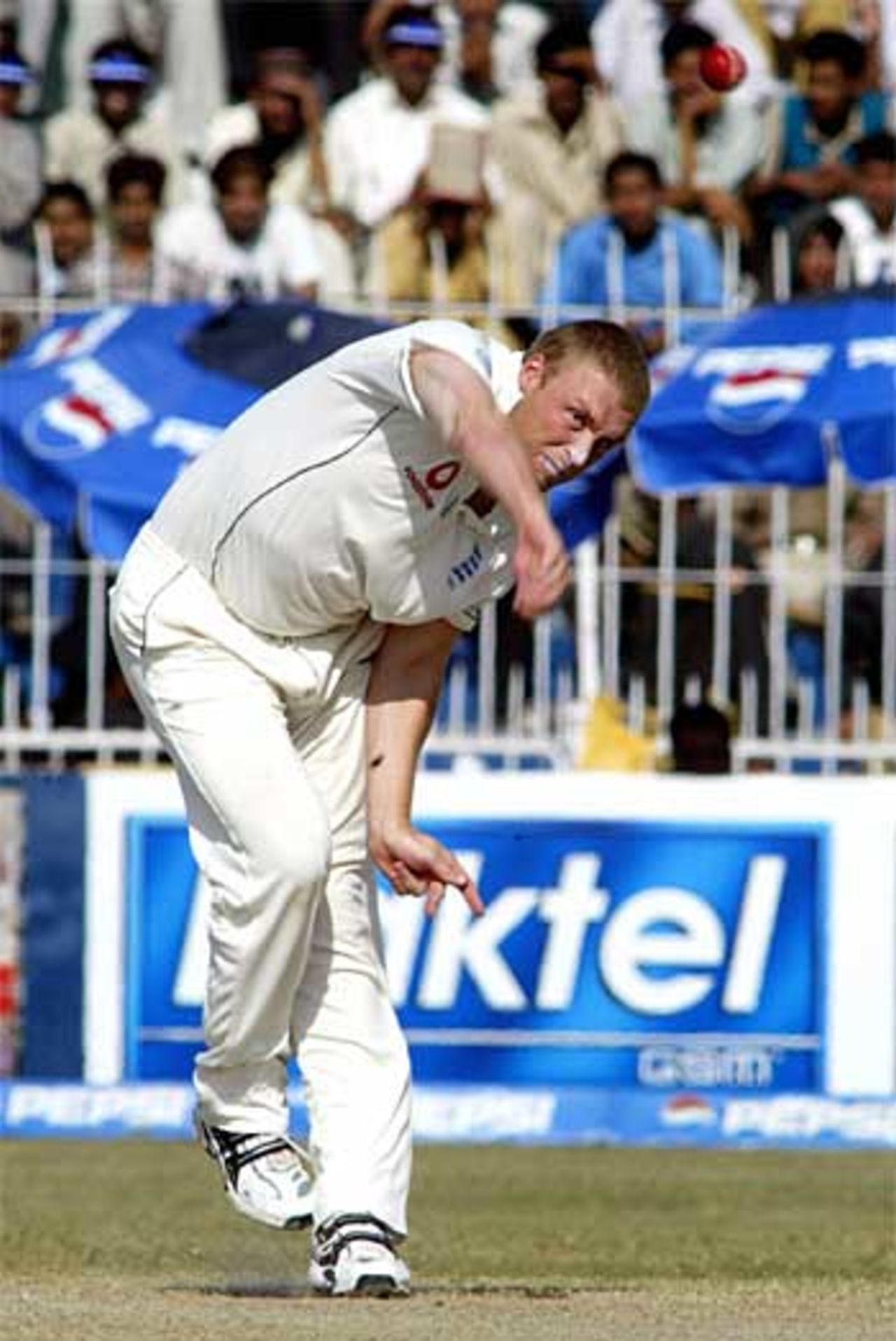 Andrew Flintoff bowls with his usual fire, Pakistan v England, 2nd Test, Faisalabad, November 23, 2005