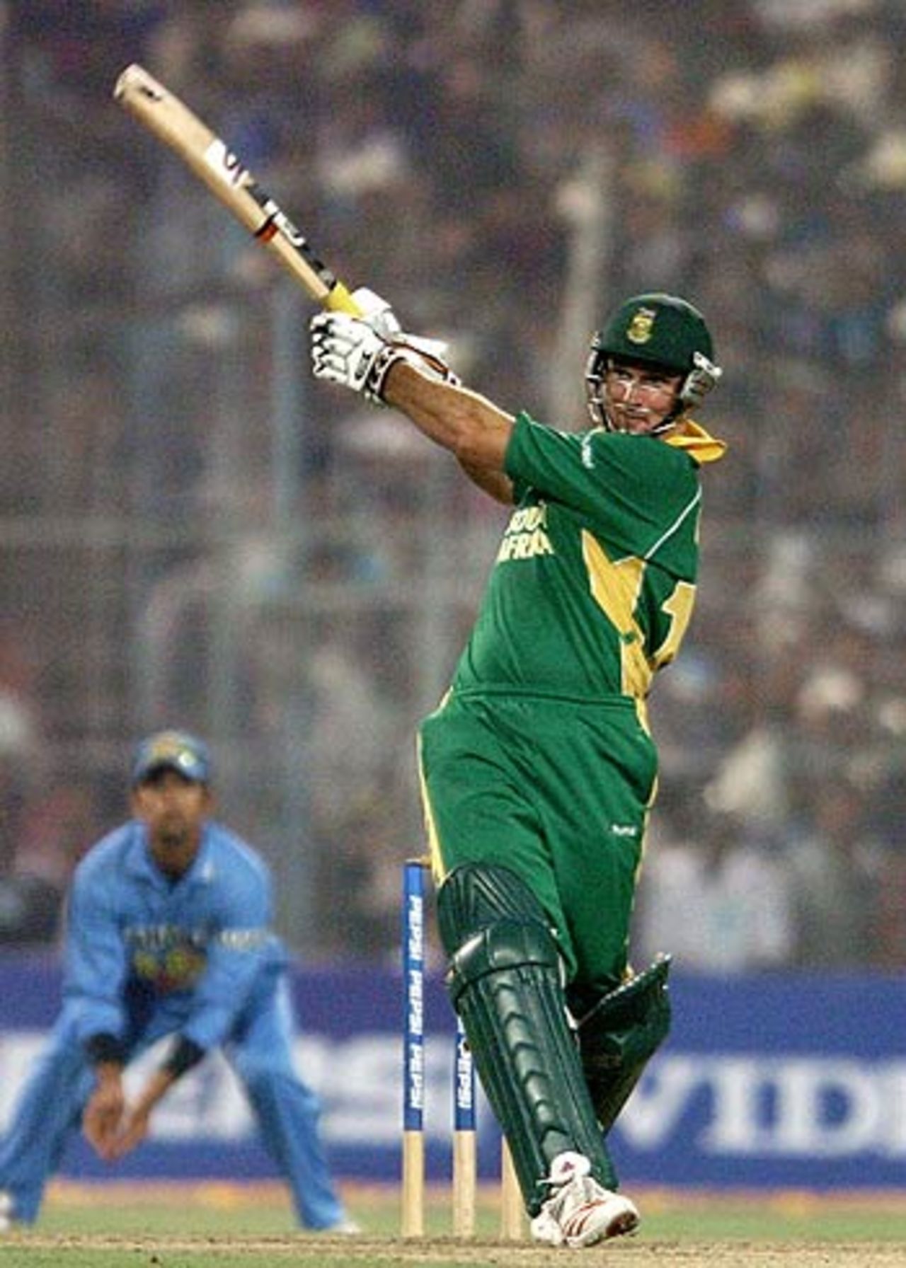 Graeme Smith was in rampaging mood at Kolkata, India v South Africa, 4th ODI, Kolkata, November 25, 2005