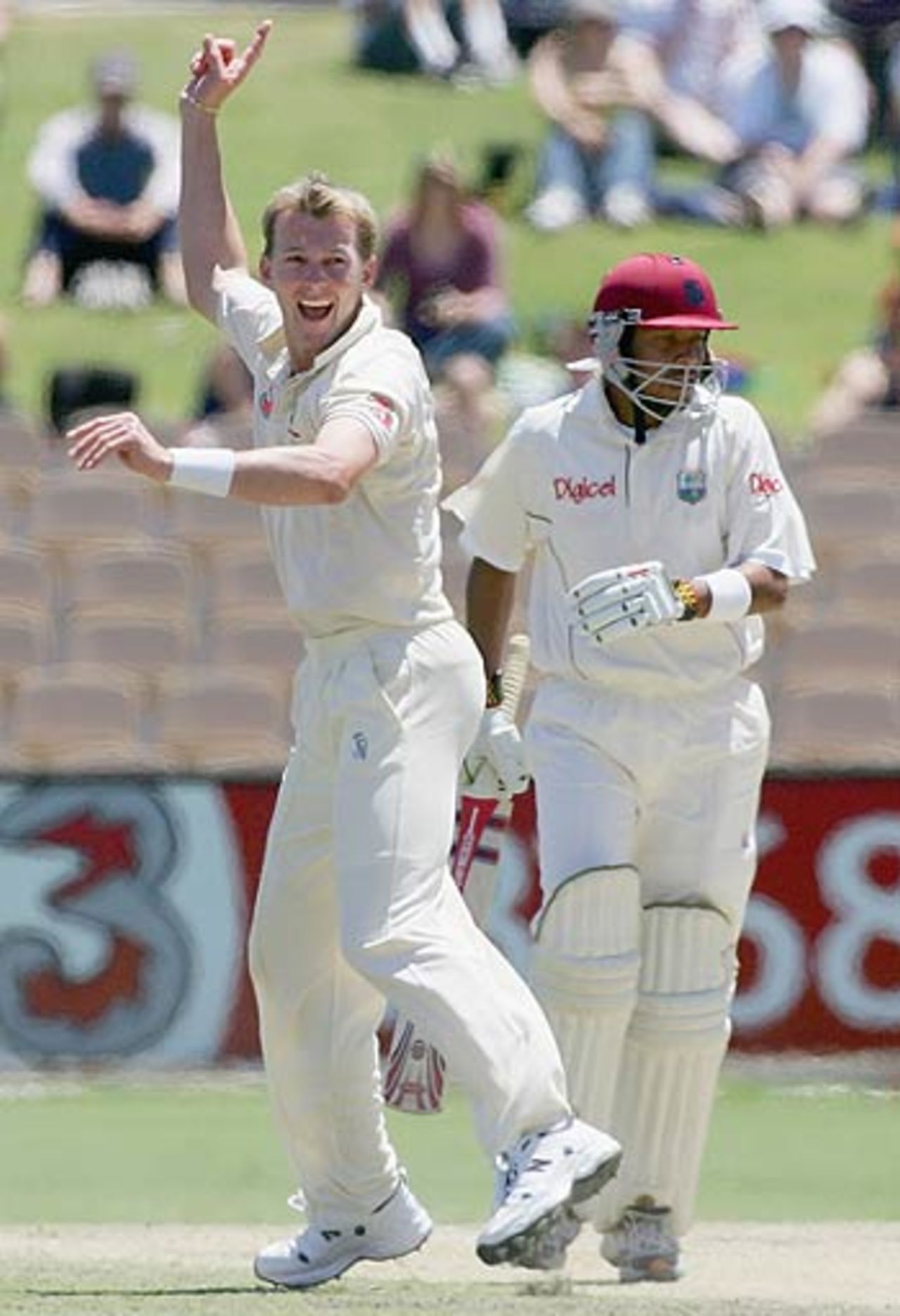 Brett Lee appeals for leg before against Ramnaresh Sarwan, Australia v West Indies, 3rd Test, Adelaide, 4th day, November 28, 2005