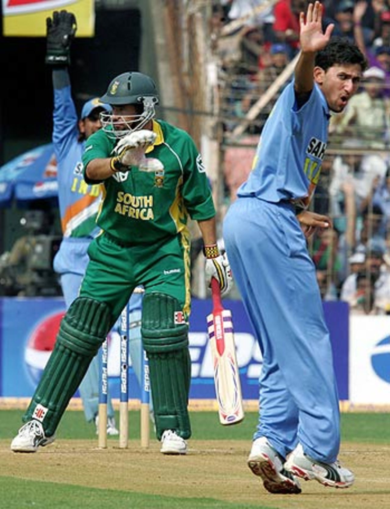 Ajit Agarkar raps Andrew Hall on the pads early on, India v South Africa, 5th ODI, Mumbai, November 25, 2005