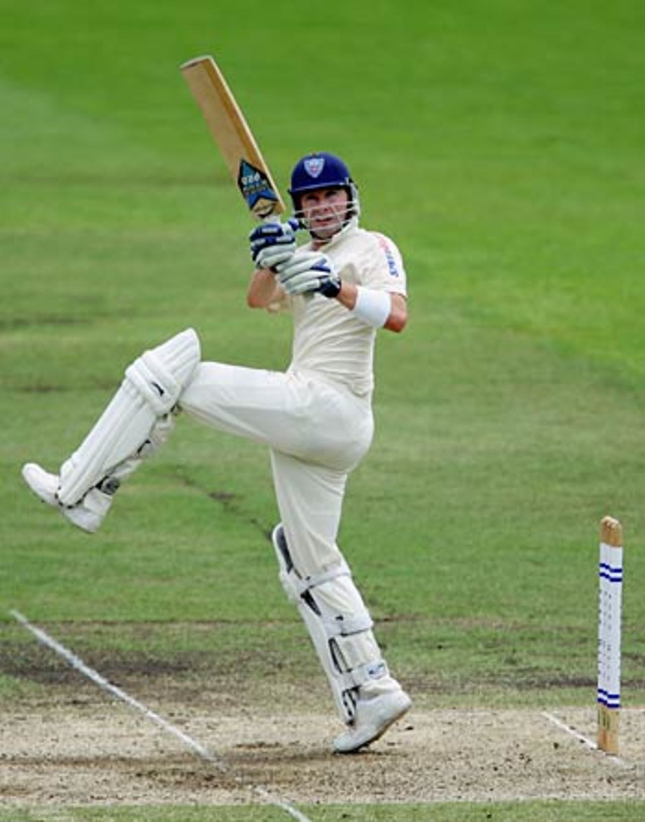 Michael Clarke pulls during his double century, New South Wales v Queensland, Pura Cup, Sydney, 4th day, November 29, 2005