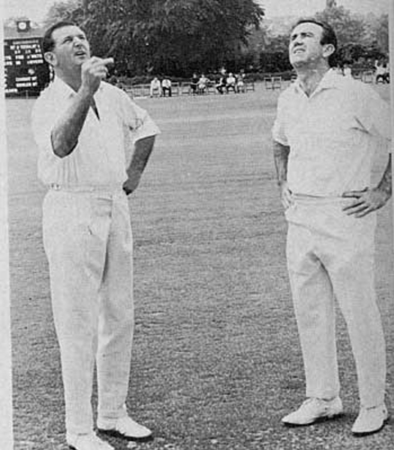 Tom Graveney tosses and Bobby Simpson calls, Wardown Park, Luton, June 15, 1969