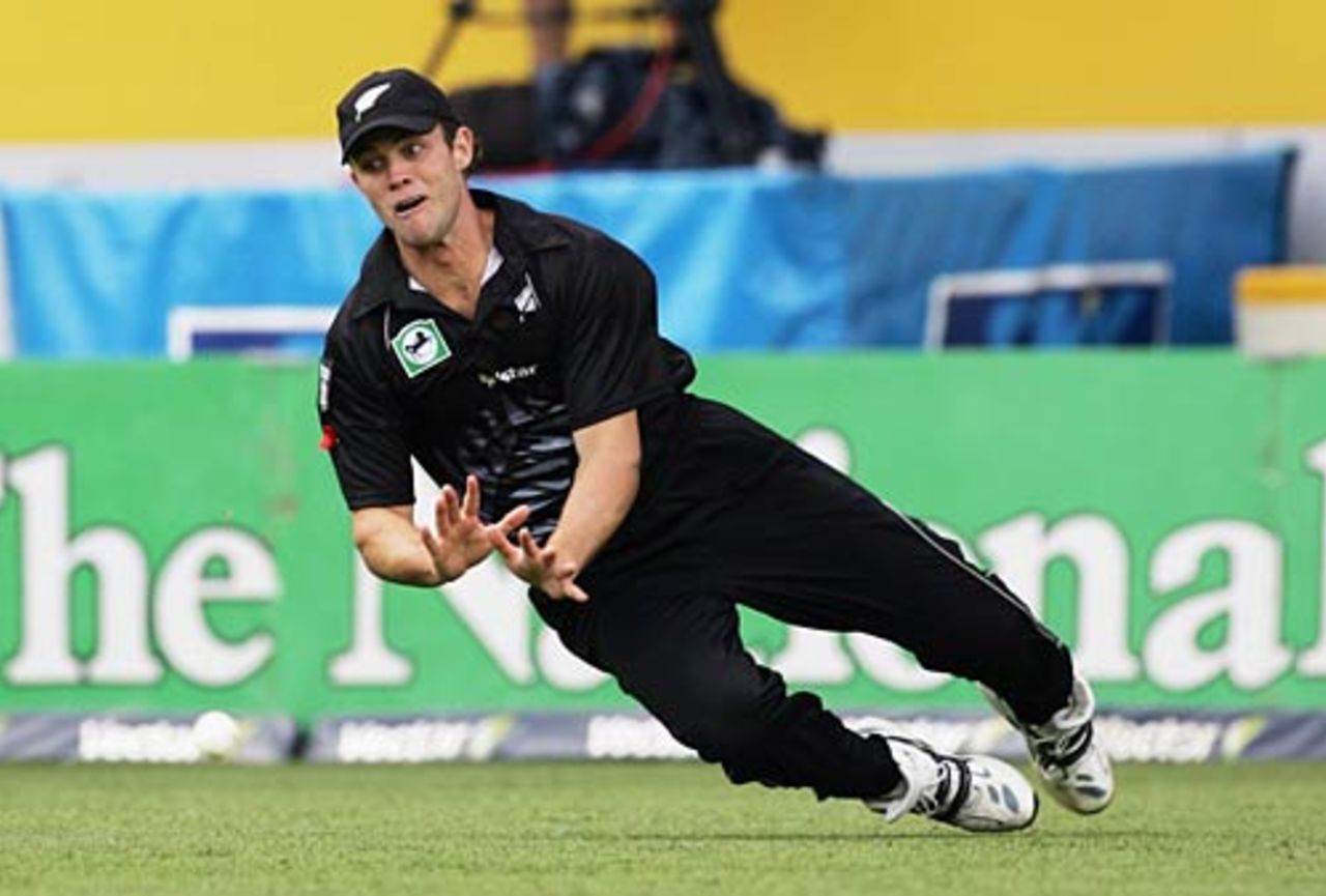James Franklin makes a diving save on the boundary, New Zealand v Australia, 1st ODI, Chappell-Hadlee Trophy, Auckland, December 3, 2005