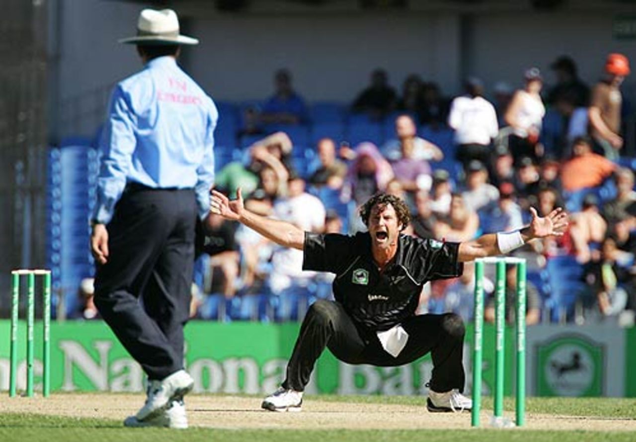 Chris Cairns appeals unsuccessfully for an lbw, New Zealand v Australia, 1st ODI, Chappell-Hadlee Trophy, Auckland, December 3, 2005