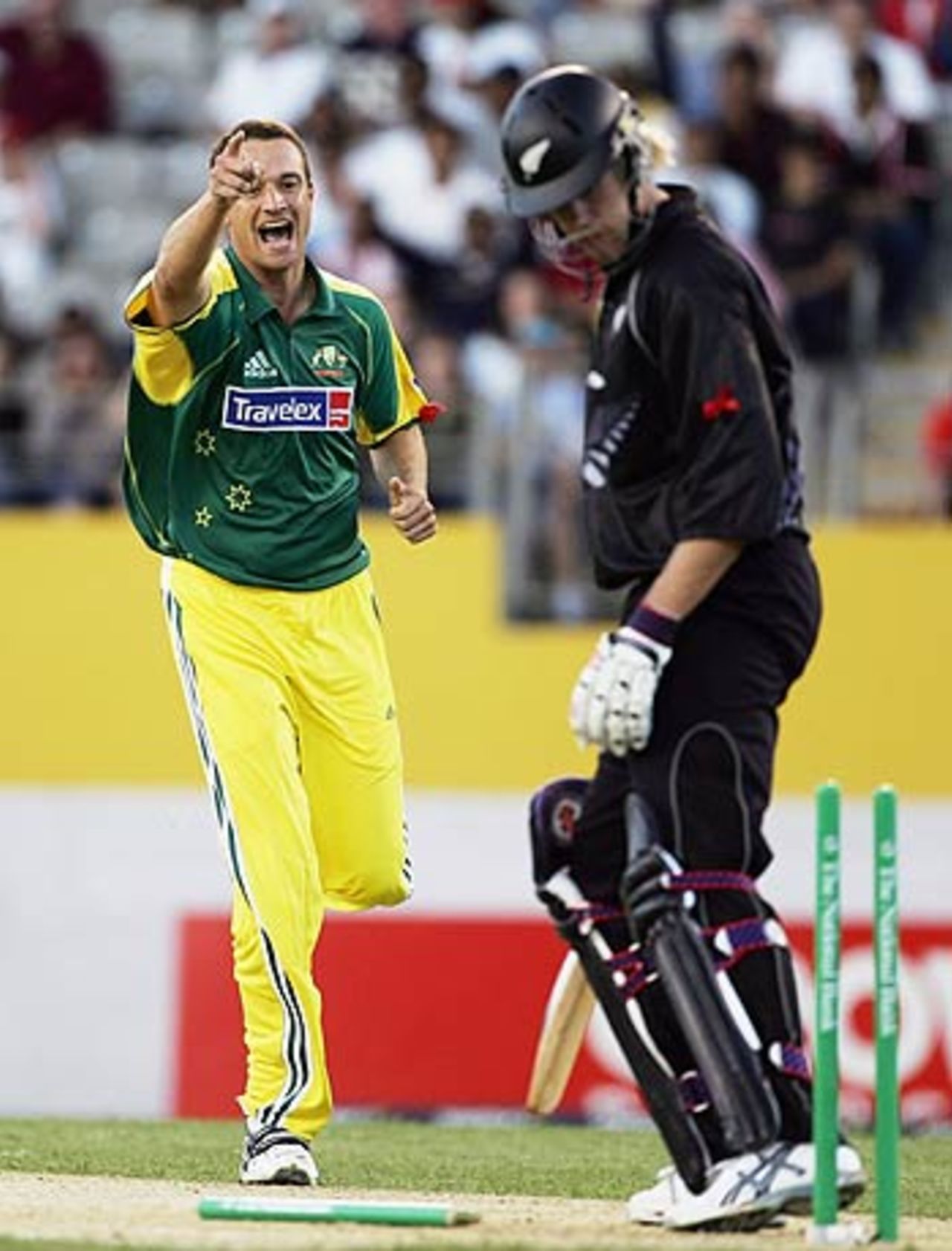 Jacob Oram is bowled by Stuart Clark, New Zealand v Australia, 1st ODI, Chappell-Hadlee Trophy, Auckland, December 3, 2005