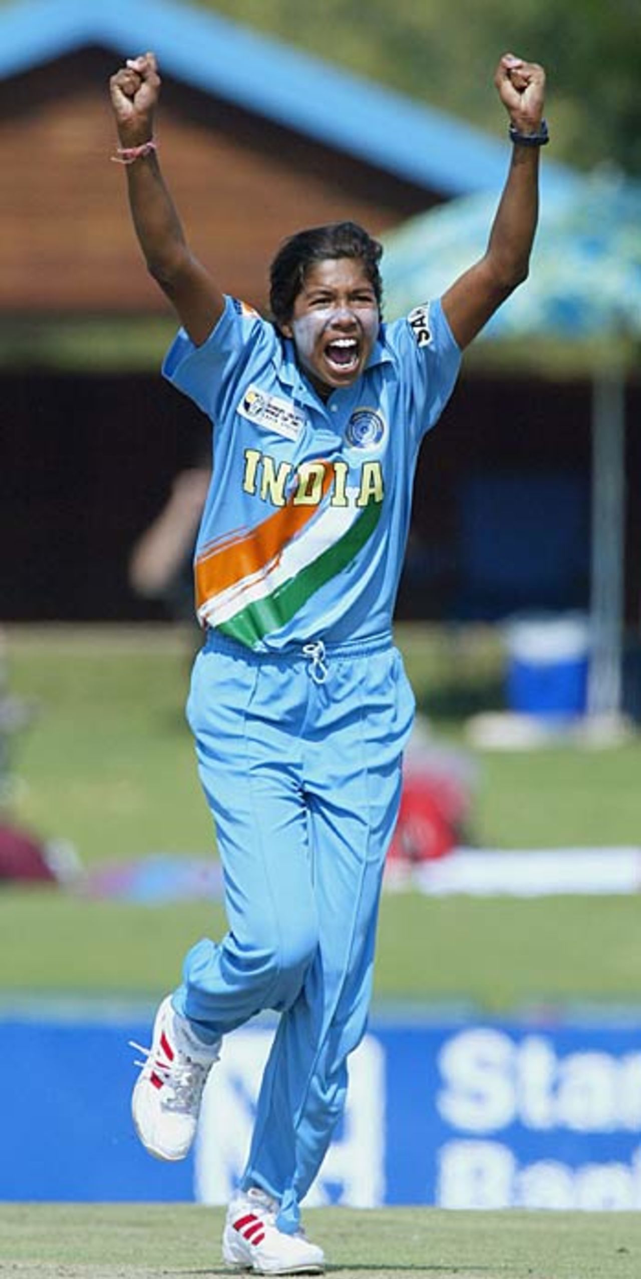 Jhulan Goswami celebrates, Australia v India, Women's World Cup final, Centurion, April 10, 2005