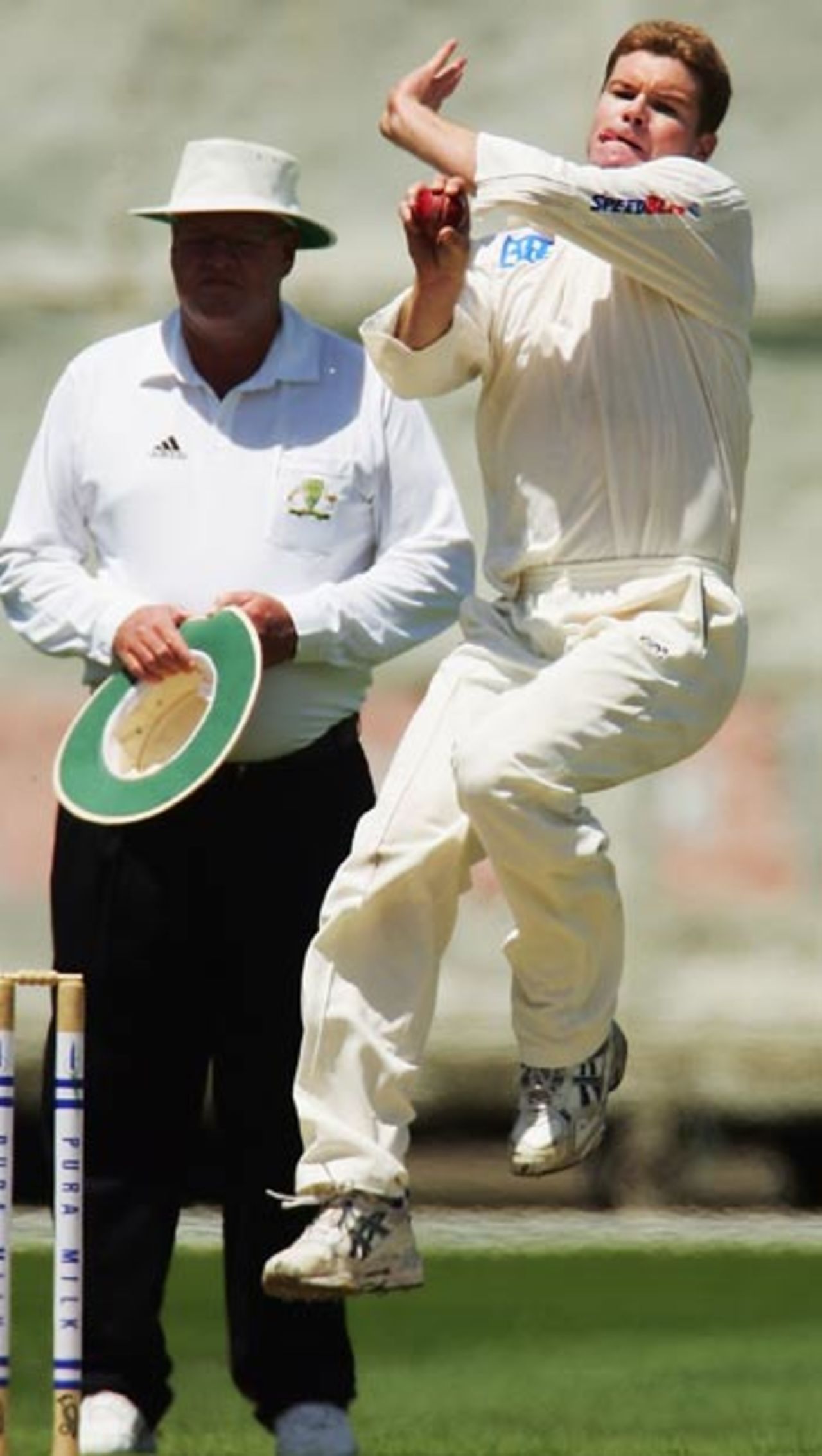 Grant Lambert on his way to a four-wicket haul in a Pura Cup game, Victoria v New South Wales, Melbourne, December 9, 2005