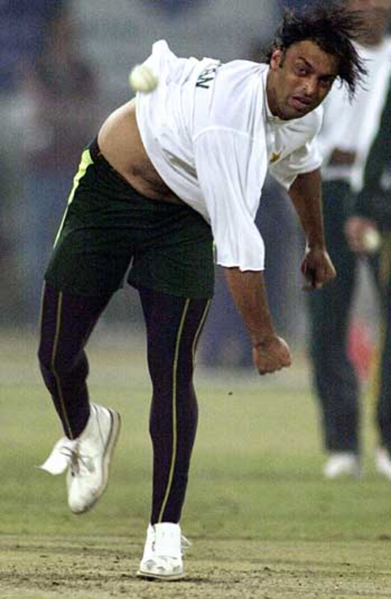 Shoaib Akhtar prepares himself for the one-day series and another crack at the English batsmen, Lahore, December 9, 2005