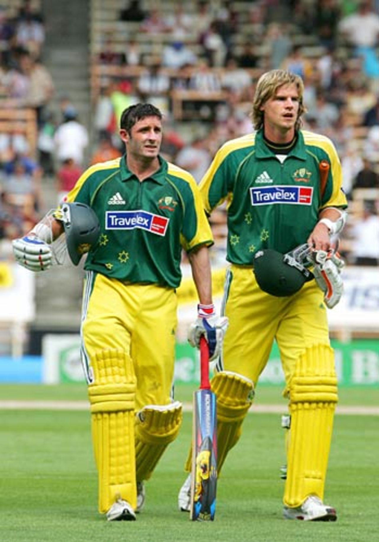 Michael Hussey and Nathan Bracken put on 72 runs for the eight wicket, New Zealand v Australia, 3rd ODI, Christchurch, December 10, 2005