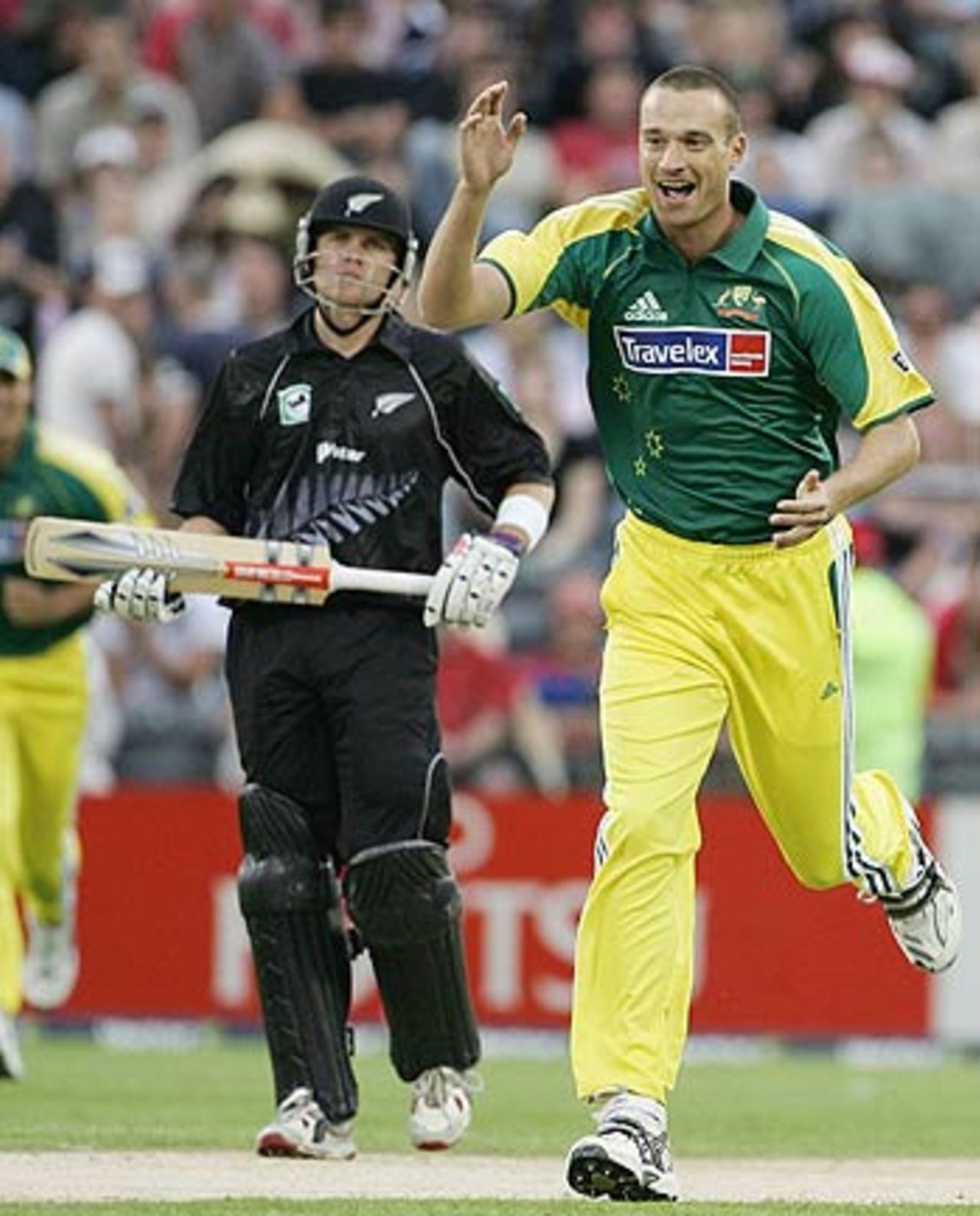 Stuart Clark celebrates Nathan Astle's wicket, New Zealand v Australia, 3rd ODI, Christchurch, December 10, 2005