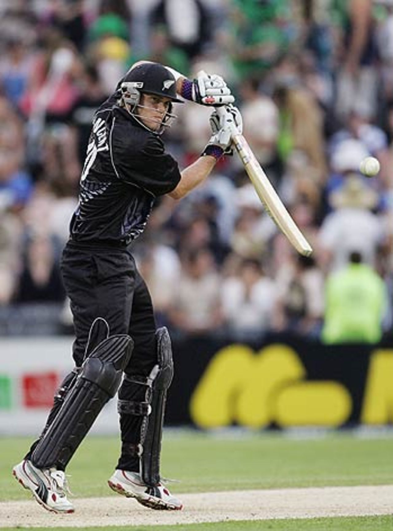 Lou Vincent got New Zealand off to a quick start, New Zealand v Australia, 3rd ODI, Christchurch, December 10, 2005