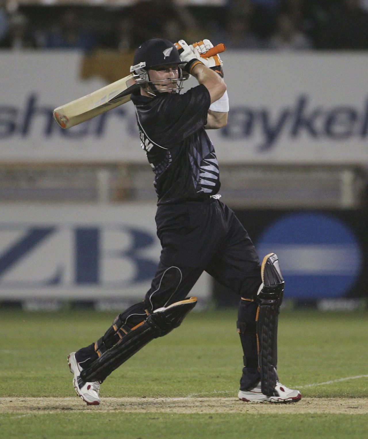 Brendon McCullum slammed 50 in 25 balls to take New Zealand to victory, New Zealand v Australia, 3rd ODI, Christchurch, December 10, 2005