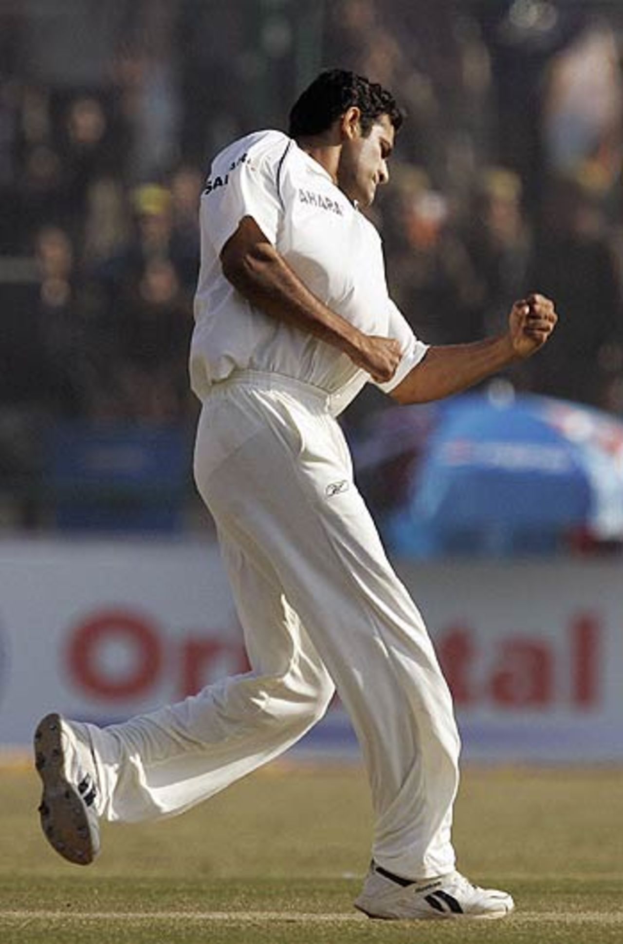 Irfan Pathan accounted for Malinga Bandara, India v Sri Lanka, 2nd Test, Delhi, 3rd day, December 12, 2005