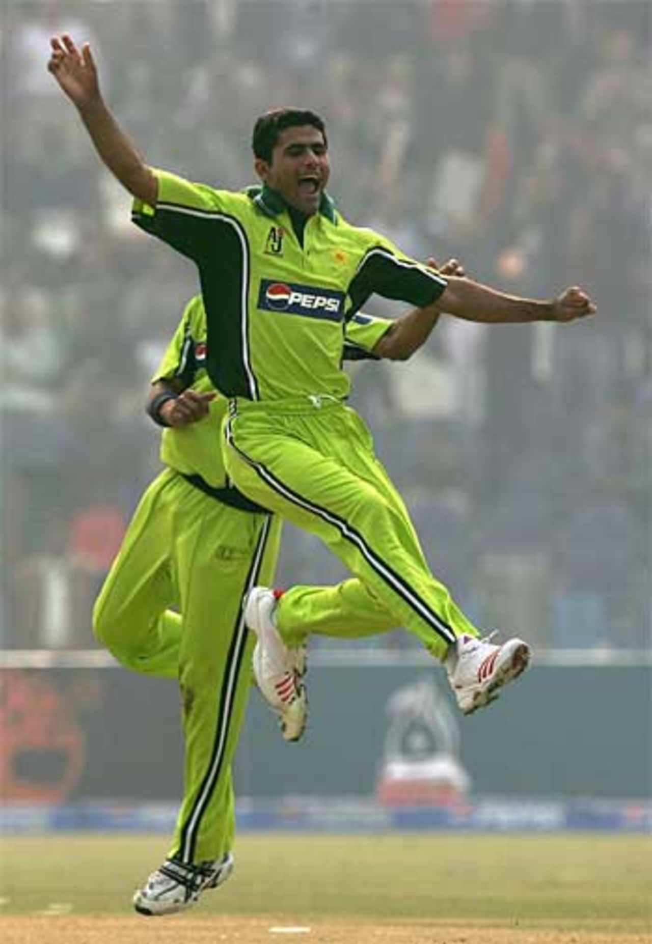 Abdul Razzaq celebrates after bowling Matt Prior, Pakistan v England, 2nd ODI, Lahore, December 12, 2005