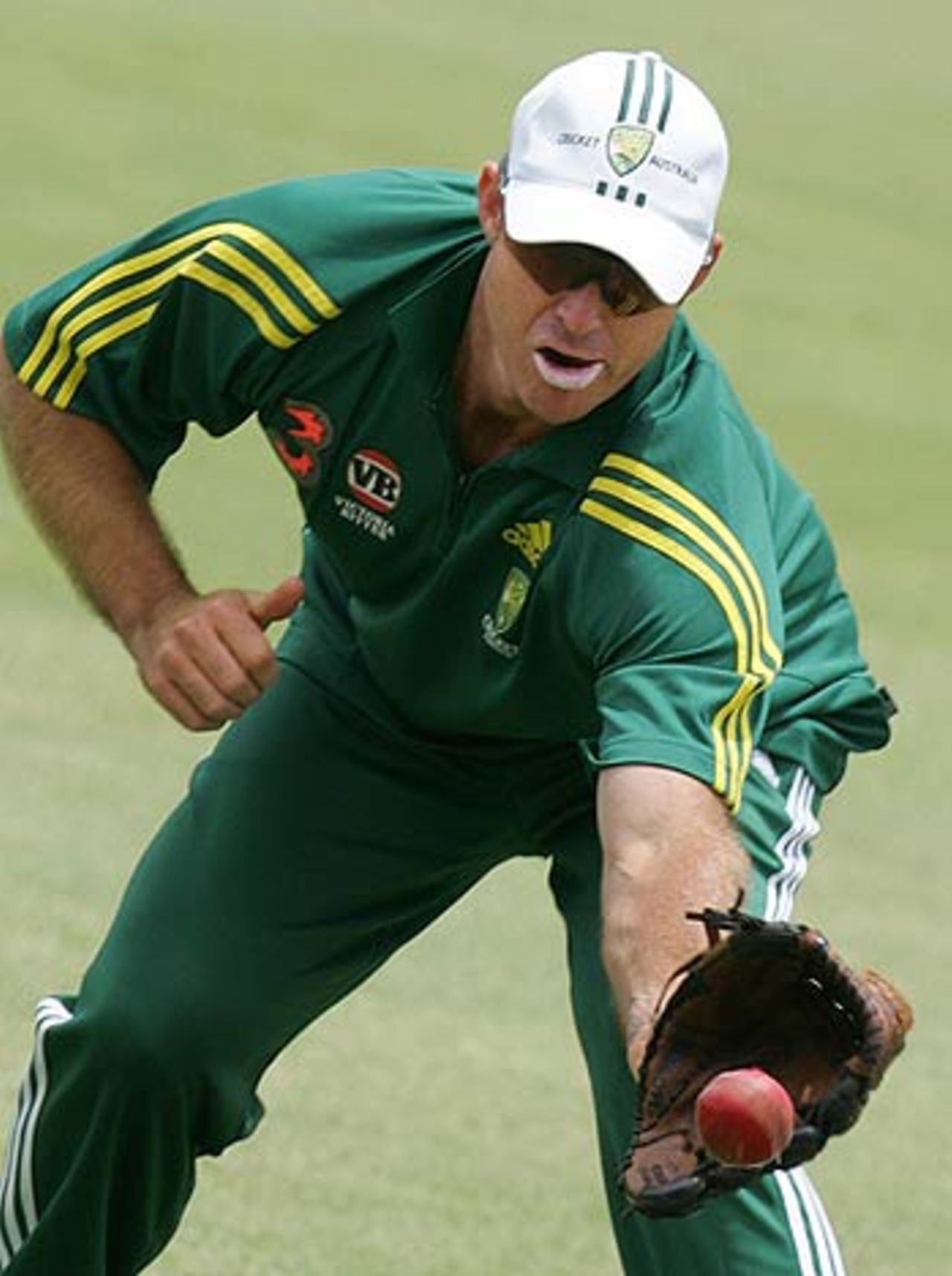 Matthew Hayden goes through the fielding drills, WACA, Perth, December 14, 2005