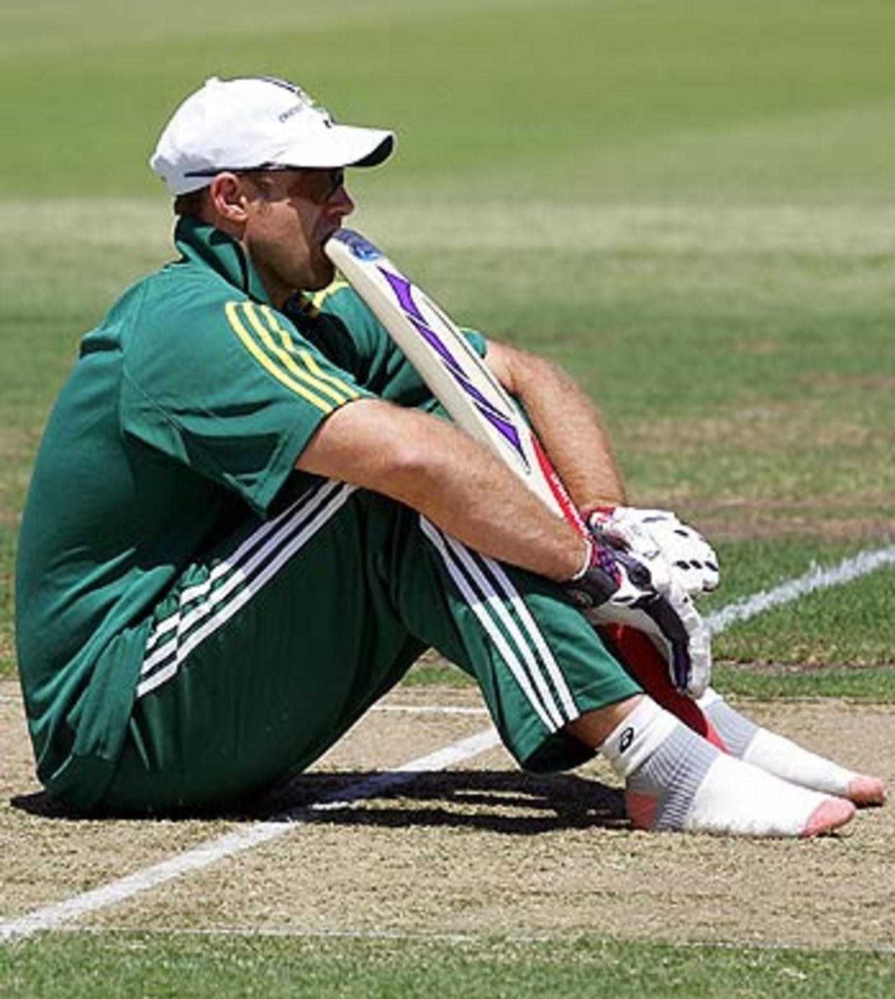 Matthew Hayden prepares in his unique way, Perth, December 15, 2005