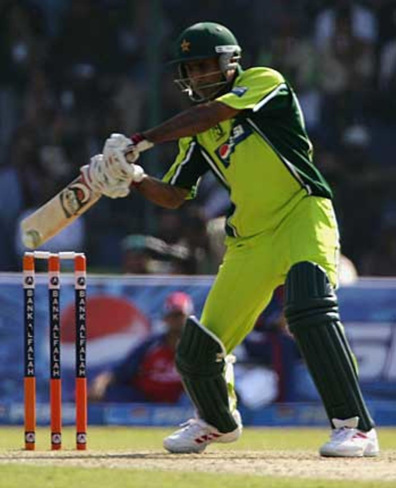 Abdul Razzaq clubbed 51 off 22 balls as Pakistan raced to 353 in their 50 overs, Pakistan v England, 3rd ODI, Karachi, December 15, 2005
