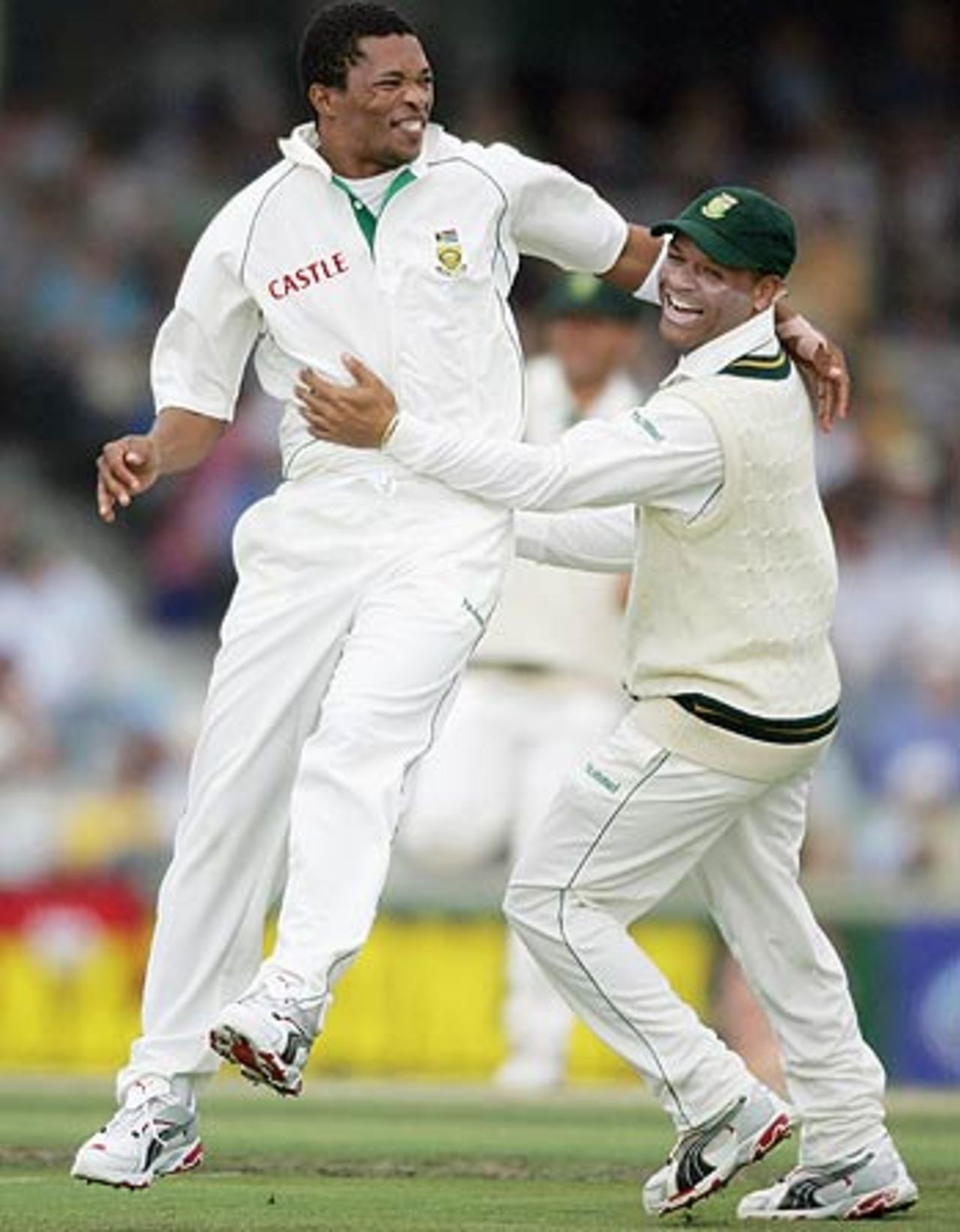Makhaya Ntini struck in his first over by dismissing Matthew Hayden, Australia v South Africa, 1st Test, Perth, 1st day, December 16, 2005