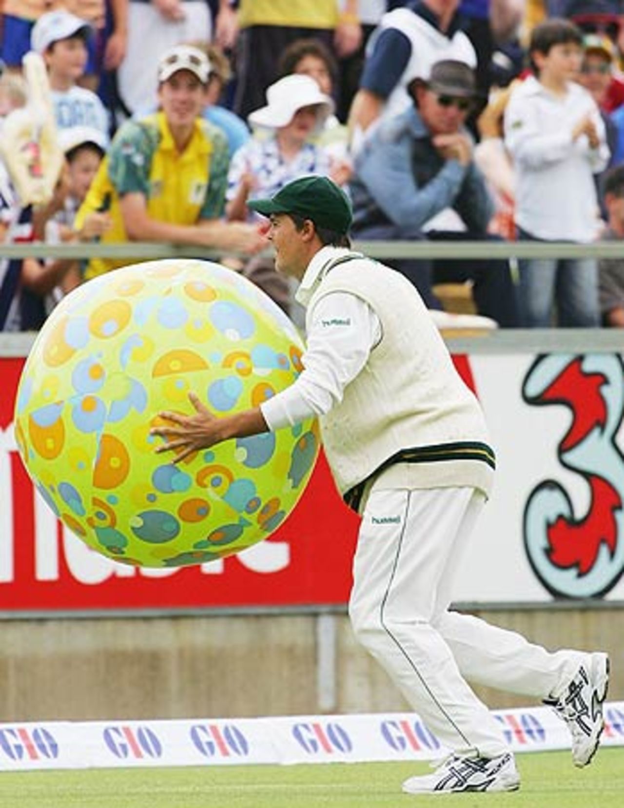 Jacques Rudolph with a beach ball : This is much easier to catch, Australia v South Africa, 1st Test, Perth, 1st day, December 16, 2005