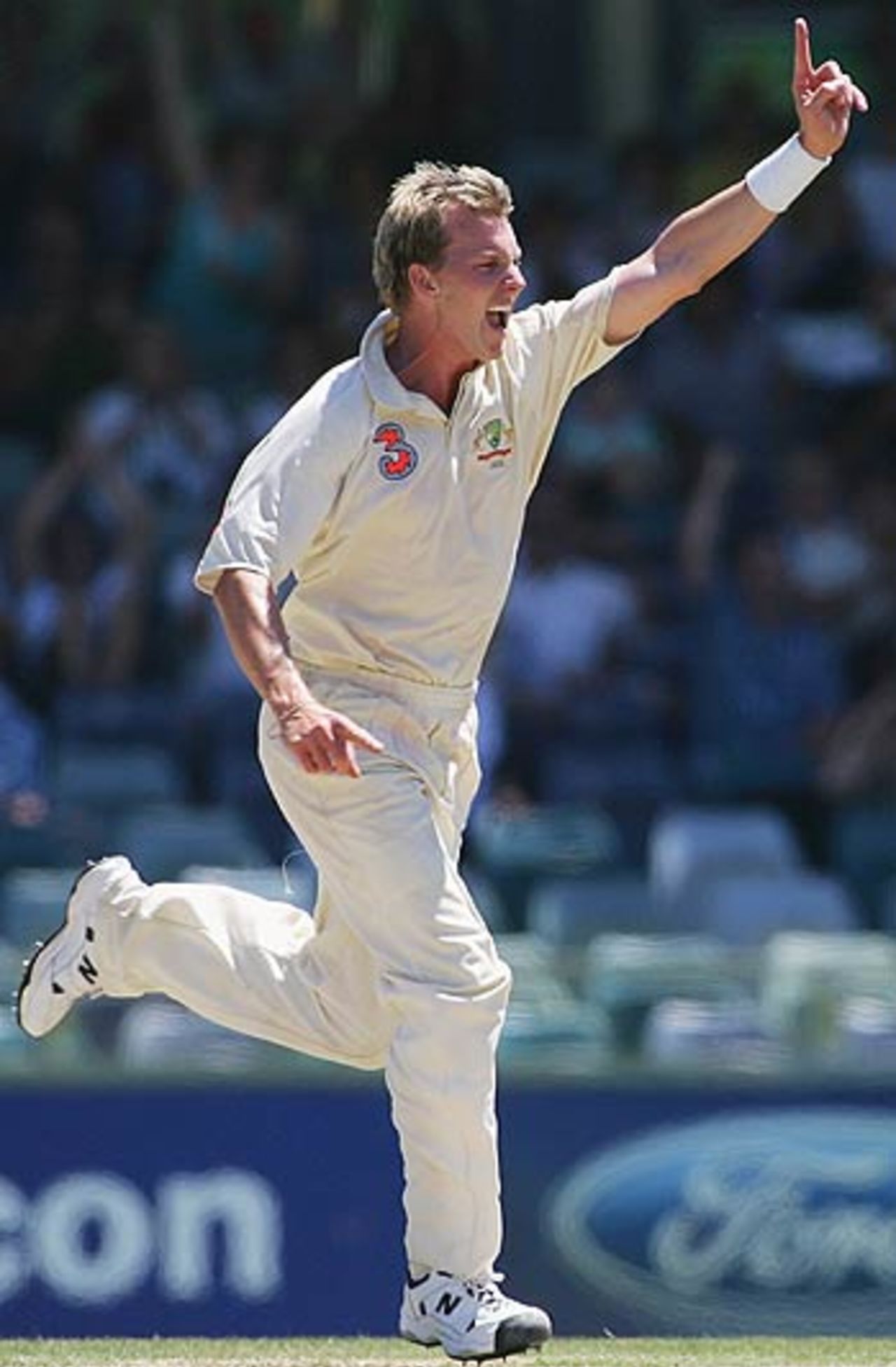 Brett Lee celebrates Jacques Rudolph's wicket, Australia v South Africa, 1st Test, Perth, 1st day, December 17, 2005
