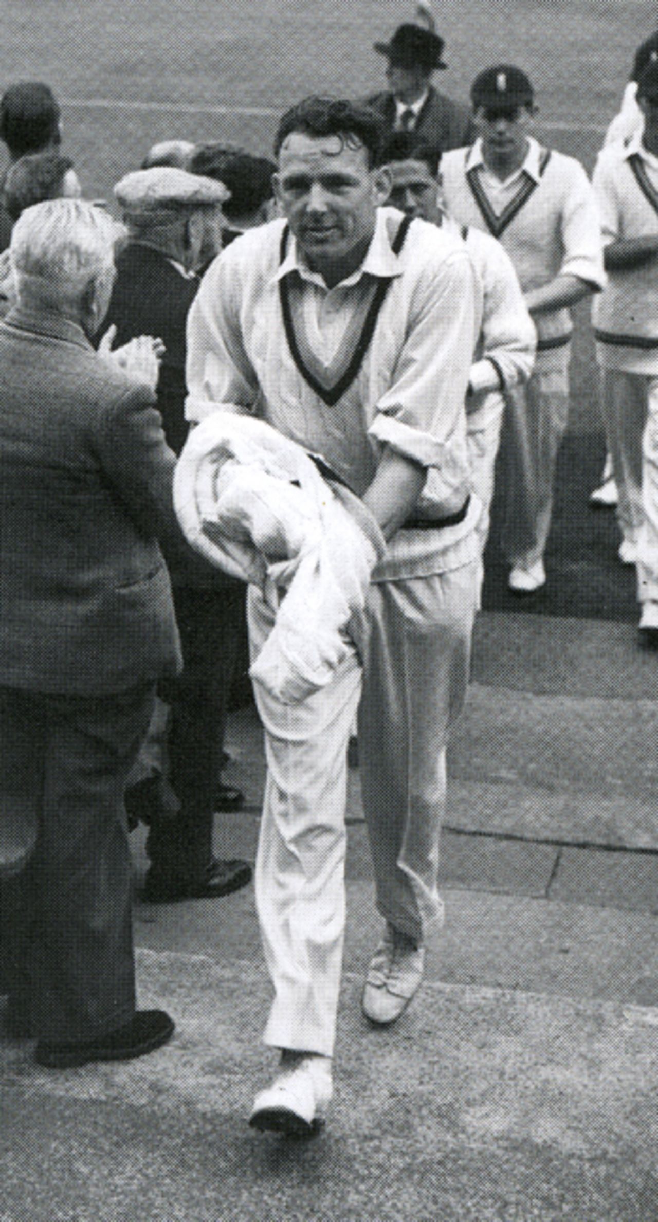 Bob Appleyard leads Yorkshire off, 1954