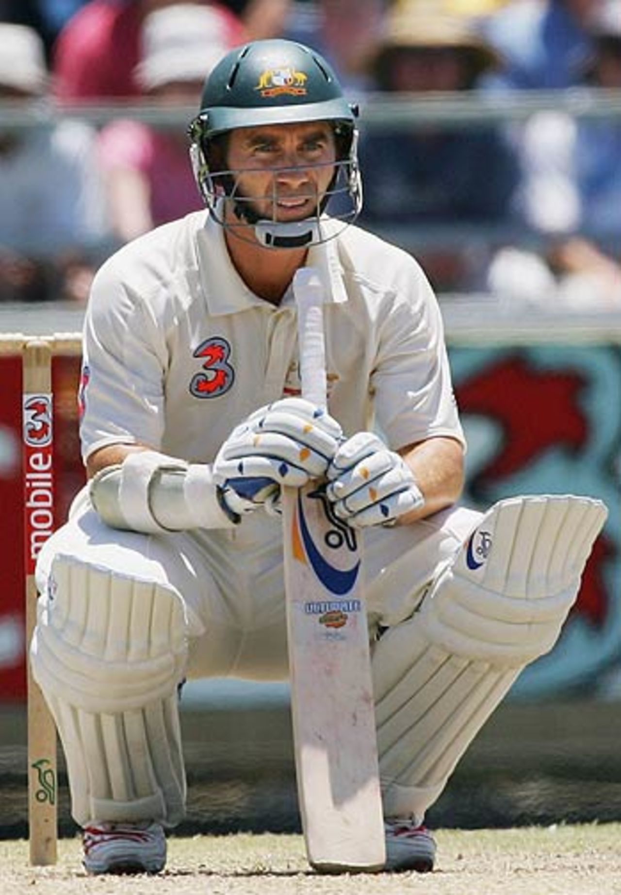 Justin Langer takes a breather, Australia v South Africa, 1st Test, Perth, 3rd day, December 18, 2005