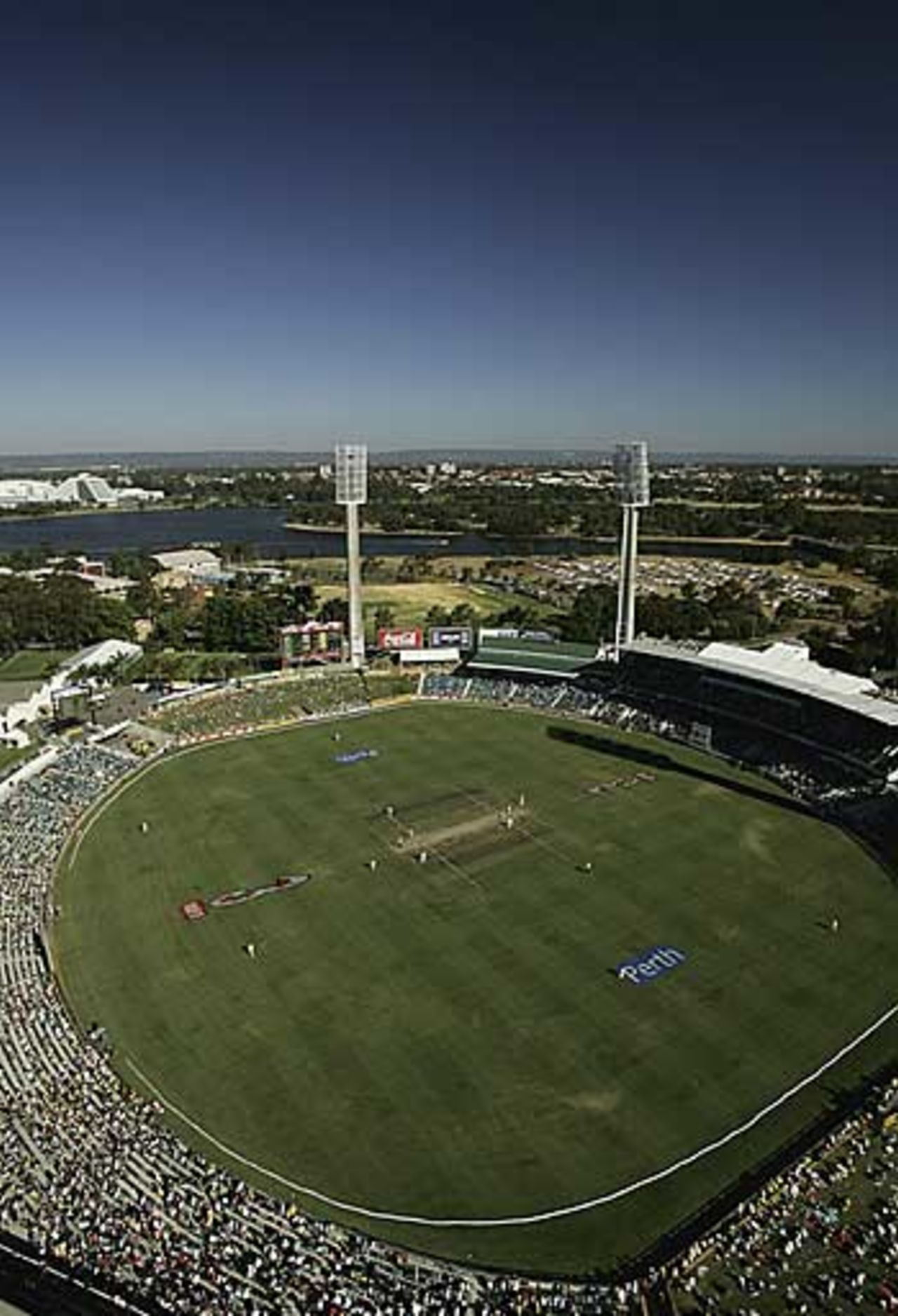 A bird's eye view of the WACA as South Africa take on Australia, 1st Test, Perth, 3rd day, December 18, 2005