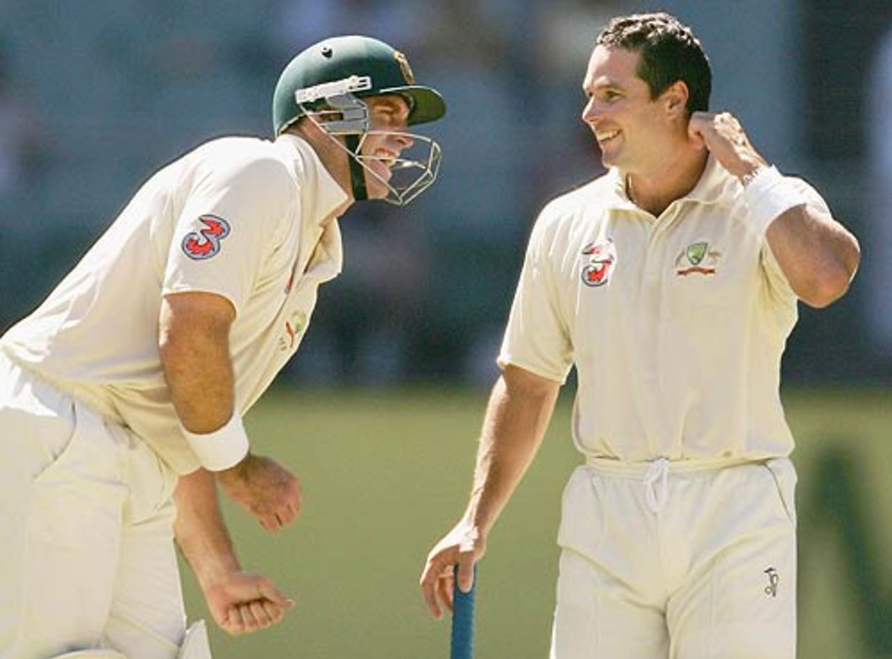 Matthew Hayden and Brad Hodge began the day confidently, Australia v South Africa, 2nd Test, Melbourne, 4th day, December 29, 2005