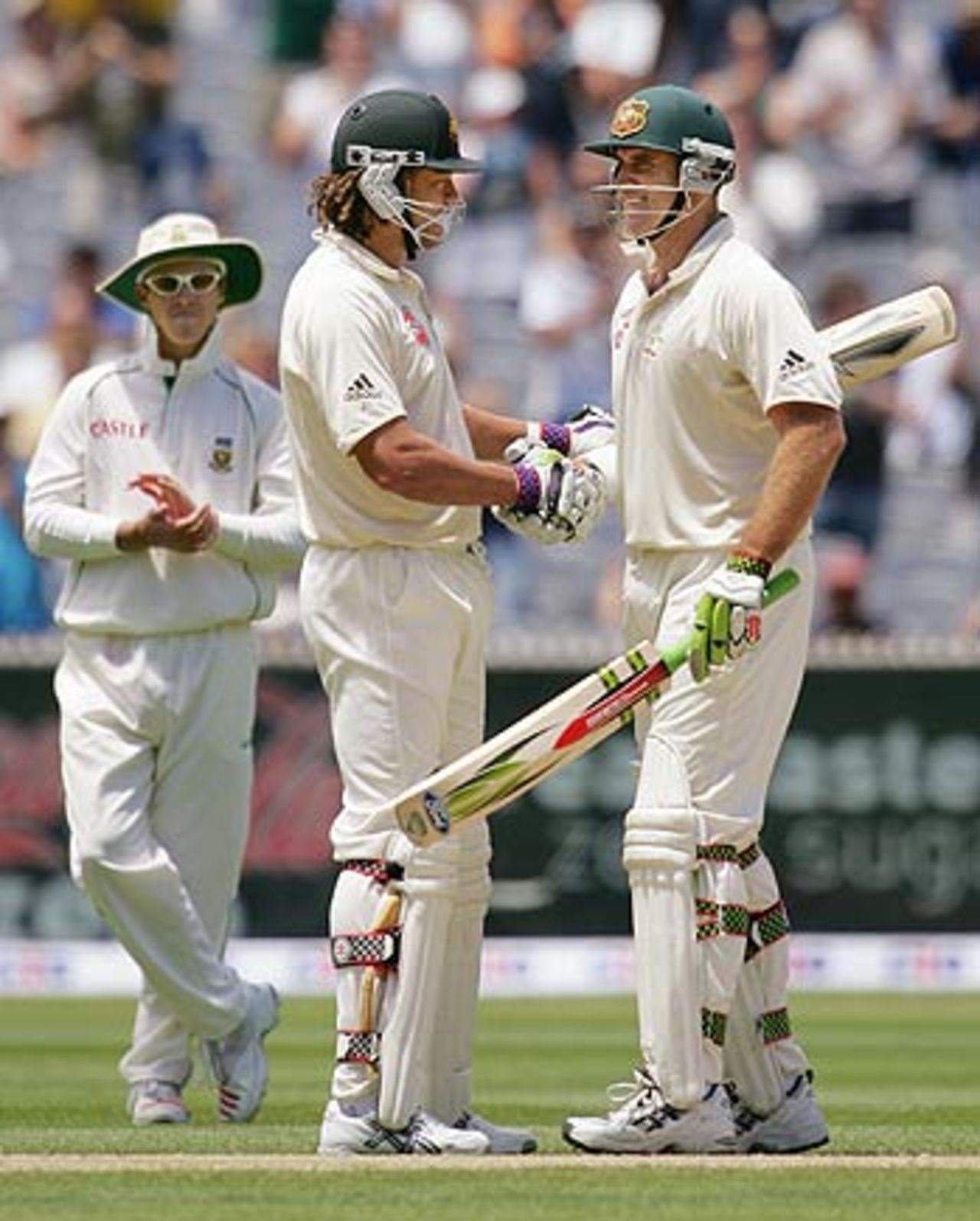 Andrew Symonds congratulates Matthew Hayden on a brilliant century, Australia v South Africa, 2nd Test, Melbourne, 4th day, December 29, 2005