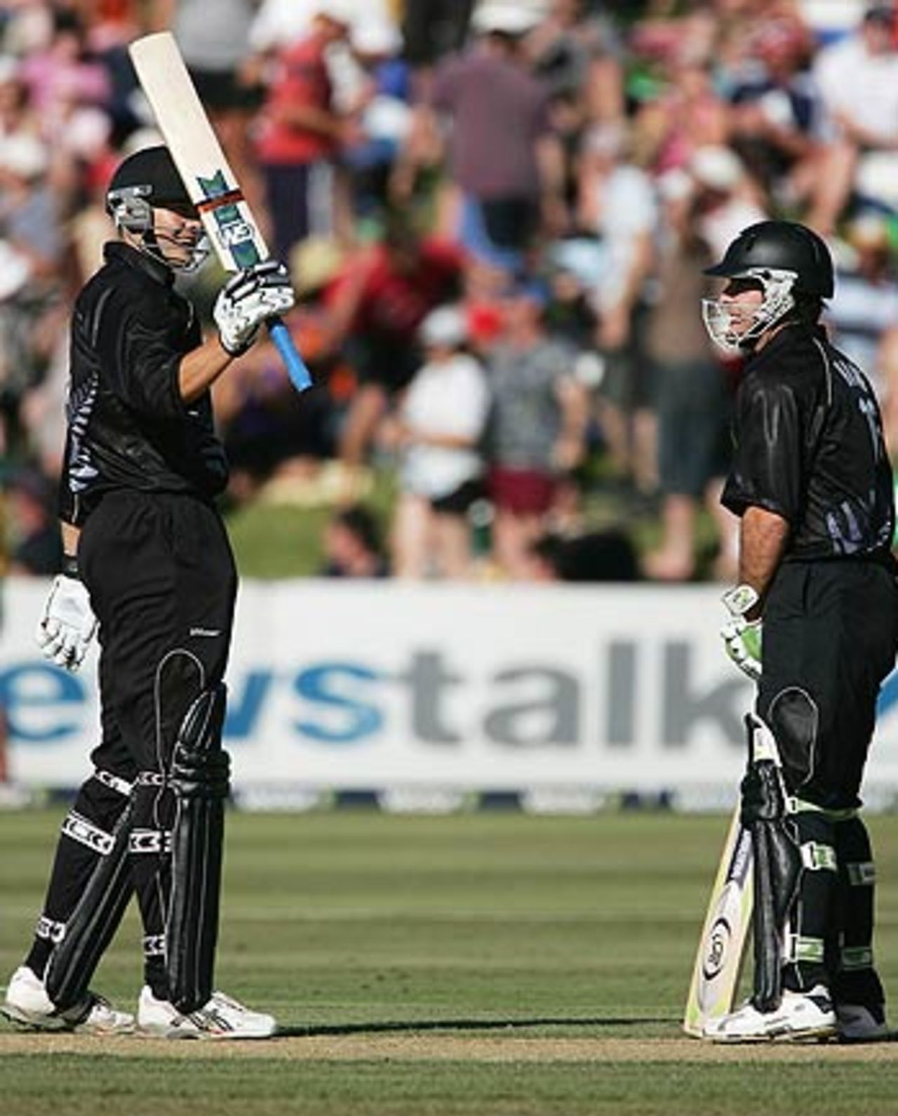 Peter Fulton and Jamie How put on solid performances as New Zealand raced to victory, New Zealand Sri Lanka, 1st ODI, Queenstown, December 31, 2005