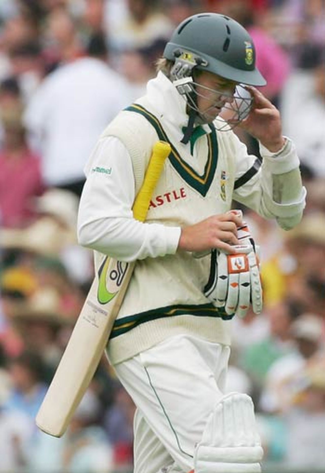 AB de Villiers trudges off after being dismissed for 2, Australia v South Africa, 3rd Test, Sydney, 1st day, January 2, 2006
