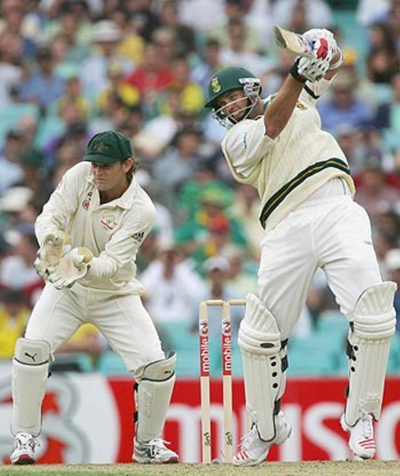 A fine innings from Jacques Kallis helped South Africa get back into the match