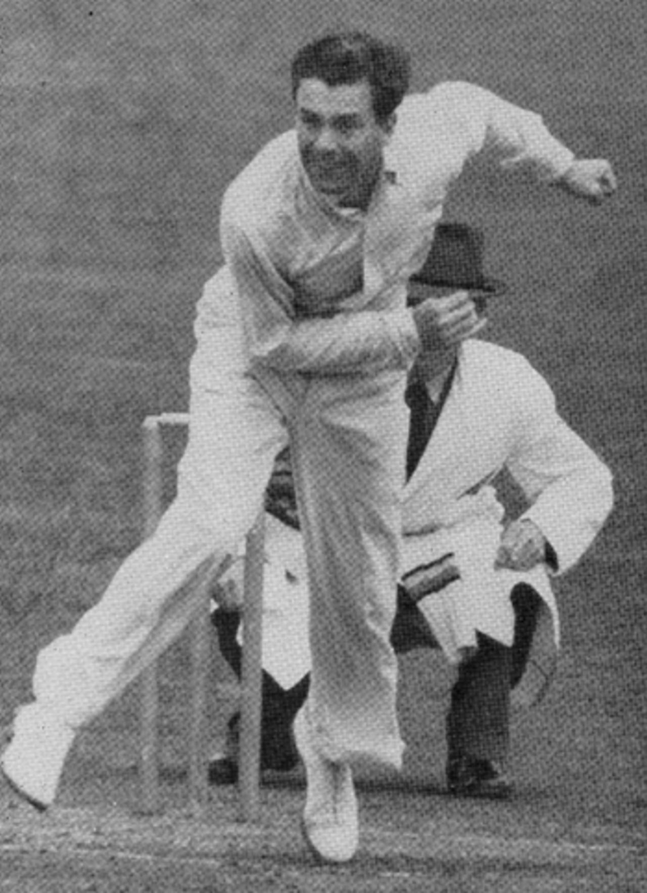 Doug Wright bowling against South Africa in 1947