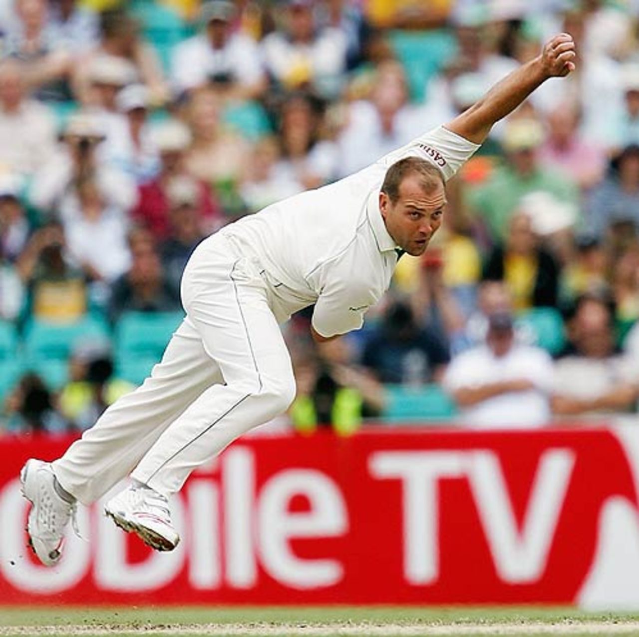 Jacques Kallis in action, Australia v South Africa, 3rd Test, Sydney, 3rd day, January 4, 2006