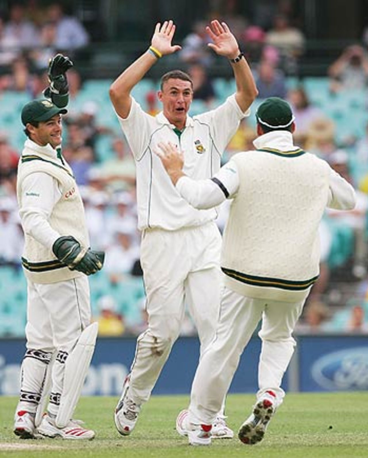 Andre Nel dismissed Andrew Symonds and Shane Warne off consecutive balls, Australia v South Africa, 3rd Test, Sydney, 3rd day, January 4, 2006