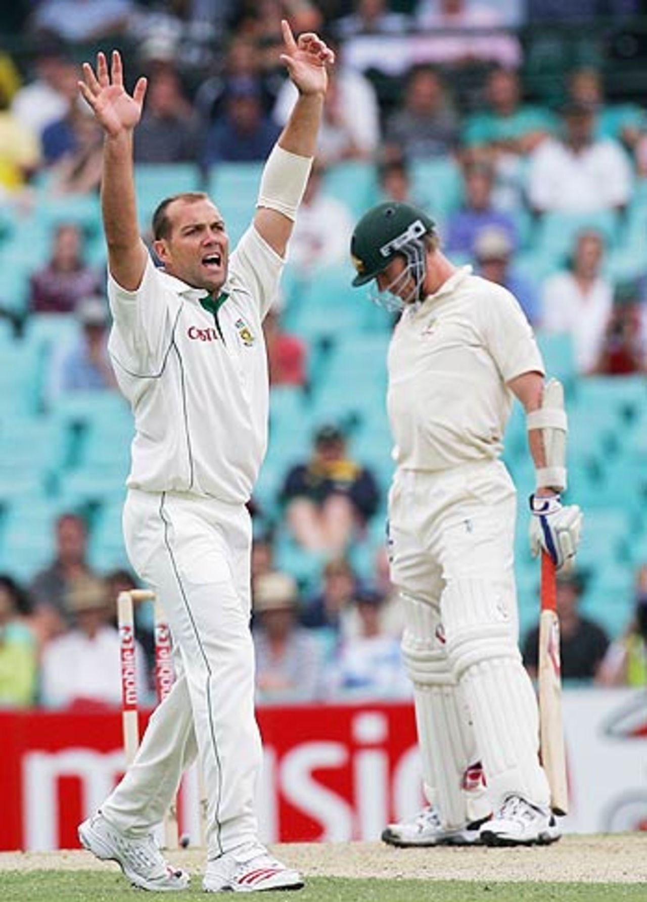 Jacques Kallis has Brett Lee caught at slip, Australia v South Africa, 3rd Test, Sydney, 3rd day, January 4, 2006