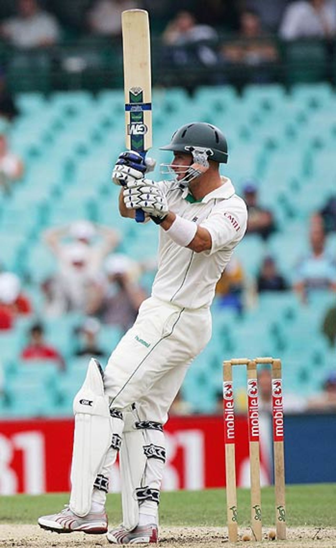 Herschelle Gibbs pulls to the midwicket fence, Australia v South Africa, 3rd Test, Sydney, 4th day, January 5, 2006