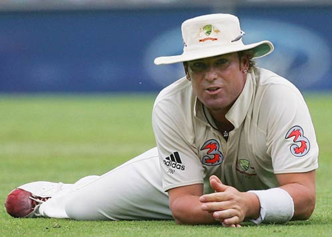 Shane Warne dropped a sharp chance off Herschelle Gibbs, Australia v South Africa, 3rd Test, Sydney, 4th day, January 5, 2006