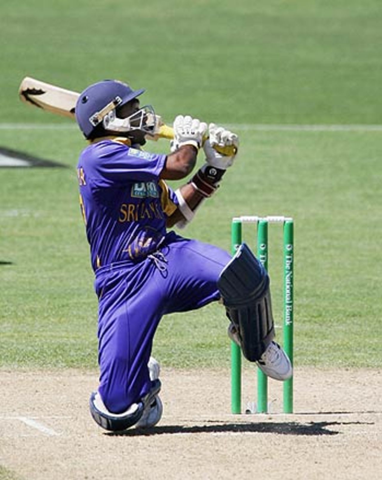 Mahela Jayawardene swings one to leg during his innings of 30, New Zealand v Sri Lanka, 5h ODI, Napier, January 8, 2006